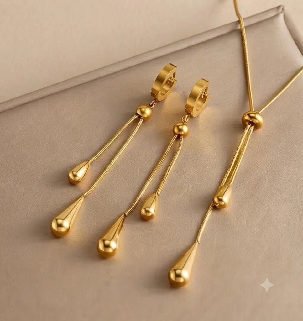 Conjunto de pendientes y colgante